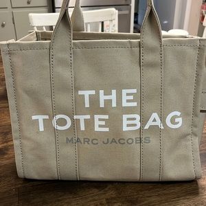 Marc Jacobs The Tote Bag